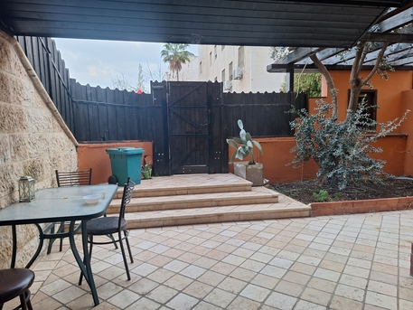 Amman, Apartments/Houses, JOD 320/month,  1 BR,  Apartment With Private Garden And Entrance, Bedroom And Living Room