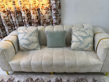 Al Malaz, Furniture, SAR 800,  8 Seater Sofa Mint Condition For Sale 3+3+1+1