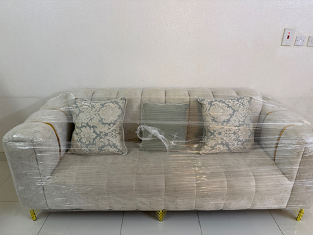 Al Malaz, Furniture, SAR 800,  8 Seater Sofa Mint Condition For Sale 3+3+1+1