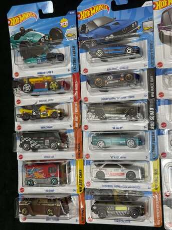 Al Aziziyah, Collectibles, SAR 123,  Metal Toy Cars Diecast Model - مجسمات سيارات