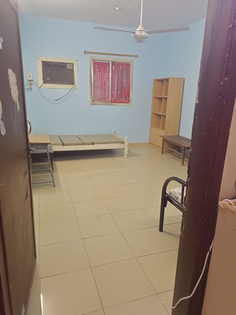 Hara, Bedspace Available, Single Room Or Bed Space Available