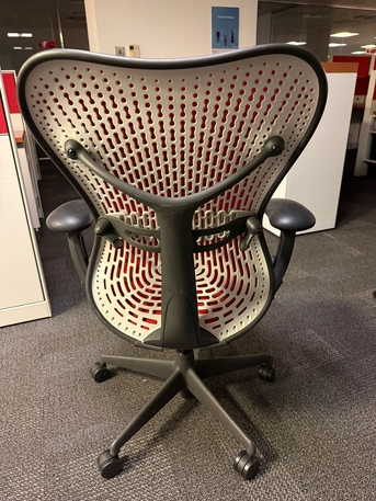 Jeddah, Furniture, SAR 1500,  Herman Miller