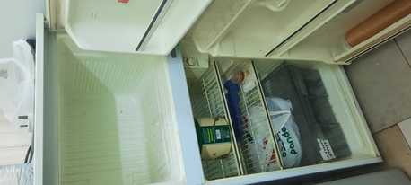 Riyadh, Appliances, SAR 1,  I Want Sale Sahrawi Air Cooler &Samsung Fridge Nofrost Good Condition 2 Sewing Machines
