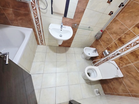 Zinj, Apartments/Houses, BHD 250/month,  Furnished,  1 BR,  Fully Furnished 1 BHK Balcony Flat With Ewa & Parking @250/BD In Zinj