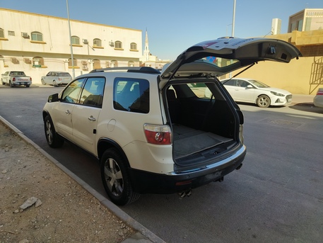 Al Malaz, Vehicles, Cars & Trucks , SAR 14000,  Gmc Acadia,  2010,  Automatic,  293000 KM,