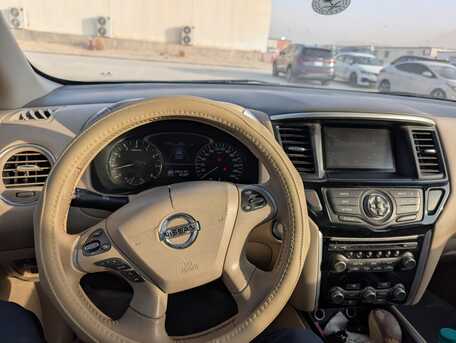 Tuwaiq, Vehicles, Cars & Trucks , SAR 30000,  Nissan Pathfinder,  2014,  Automatic,  285000 KM,