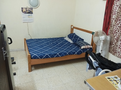 Dubai, Housing Exchanges, AED 2000/month,  1 BR,  300 Sq. Feet,  Family Room Available For Rent