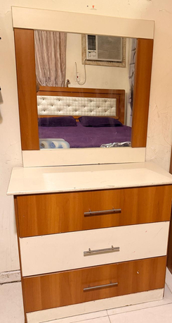 Al Aziziyah, Furniture, SAR 899,  URGENT SALE: Excellent Condition King Bedroom Set - Complete For Only 899 SAR