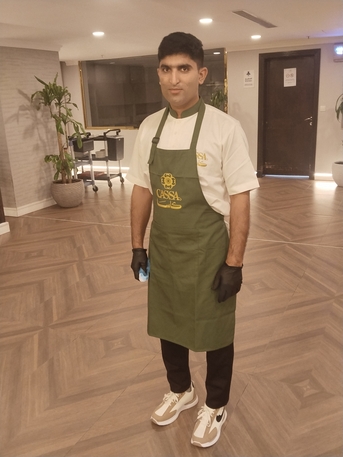 Al-Madinah, Job Seekers, Waiter