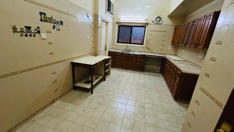 Mahooz, Apartments/Houses, BHD 300/month,  3 BR,  SEMI FURNISHED 3 BHK APARTMENT FOR RENT IN MAHOOZ-: SUBEER*38185065