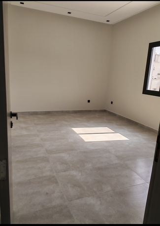 Jeddah, Real Estate For Sale, SAR 870000,  3 BR,  243 Sq. Meter,  Spacious Roof Apartment 5th Floor