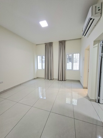 Hoora, Apartments/Houses, BHD 150/month,  Studio,  Brand New Semi Furnished Studio With Ewa In Hoora,Lift,Neat&Clean Flat@ 35547951