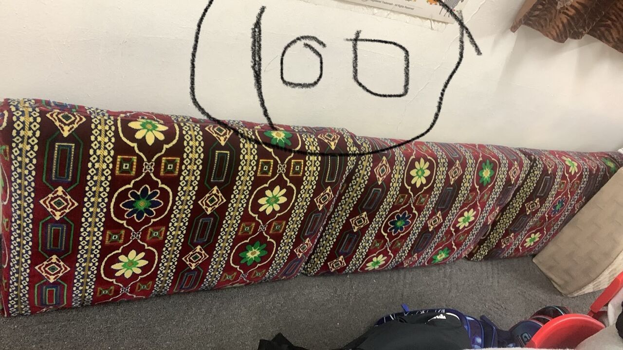 Riyadh, Household Items, SAR 60,  Single Mattress And Big Cushion And Vaccuume Cleaner And Kids Scooter