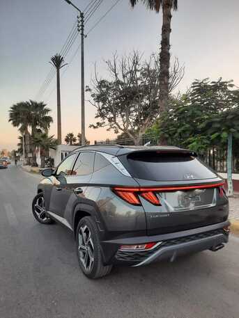 Cairo, Automotive, إيجار هيونداي توسان بالسائق واستمتع بتسف