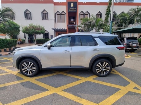 Jeddah, Vehicles, Cars & Trucks , SAR 135000,  Nissan Pathfinder SV Trim,  2022,  Automatic,  62000 KM,  Nissan Pathfinder  For Sale