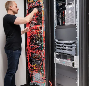 Al Faisaliyah, Computer, ✅✅✅ INDUSTRIAL DATA CENTER & IT INFRASTRUCTURE CONTRACTOR &ndash; DAMMAM ✅✅✅