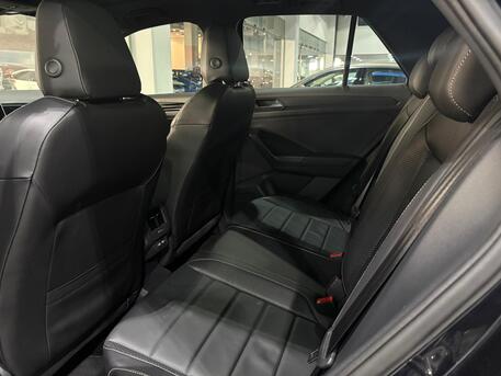 Amwaj Islands, Vehicles, Cars & Trucks , BHD 9600,  Volkswagen T-Roc R-Line,  2023,  Automatic,  8100 KM,  VW T-ROC R-Line  1.4L TC  ( Only) Under Warranty Service Package Bahrain