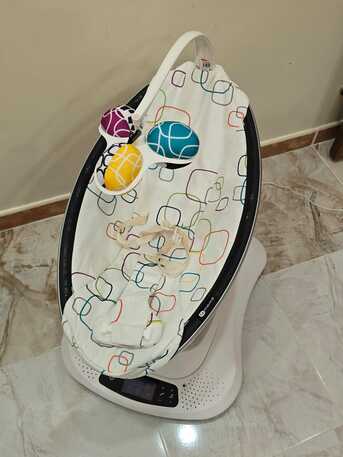 Jeddah, Baby & Kid Stuff, SAR 1000,  4moms MamaRoo Electric Baby Swing And Rocker