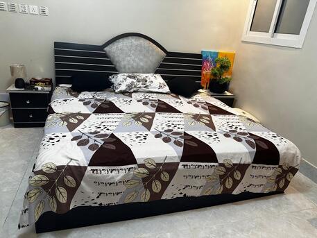 Jeddah, Furniture, SAR 1150,  Good Condition - King Bed, 2 Side Tables & Almarah - Price Slight Negotiable