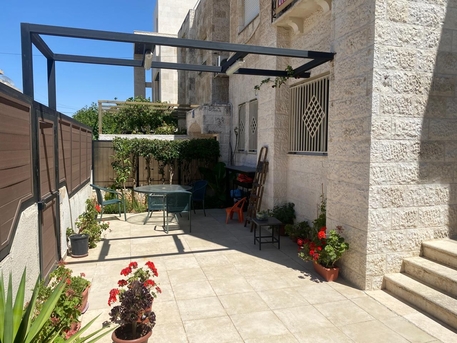 Abdoun, Apartments/Houses, JOD 13000/year,  3 BR,  Ground Floor For Rent In Abdoun