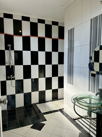 Jakarta, Villas, USD 950,  Furnished,  600 Sq. Meter,  Private 4BR Family Villa Indonesia USD 950/month