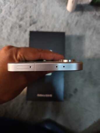 Dammam, Mobile Phones, SAR 1700,  Samsung Galaxy S24 FE AI Phone With Charger And Huawei Earbuds