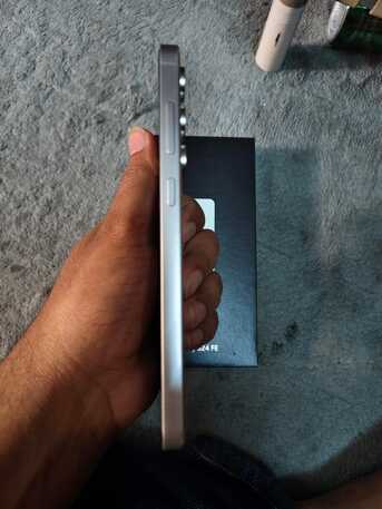 Dammam, Mobile Phones, SAR 1700,  Samsung Galaxy S24 FE AI Phone With Charger And Huawei Earbuds