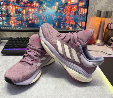 Manama, Clothing & Accessories, BHD 18,  Adidas SOLARGLIDE 6 W Size Us 7 Women Original Very Good New Condition