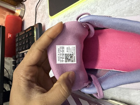 Manama, Clothing & Accessories, BHD 18,  Adidas SOLARGLIDE 6 W Size Us 7 Women Original Very Good New Condition