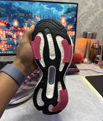 Manama, Clothing & Accessories, BHD 18,  Adidas SOLARGLIDE 6 W Size Us 7 Women Original Very Good New Condition