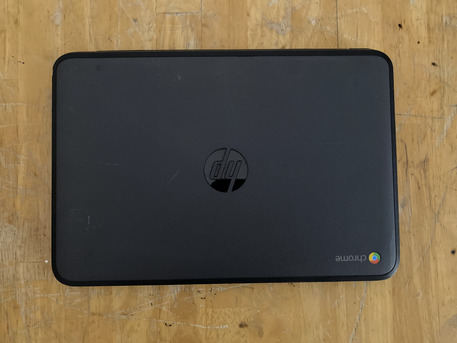 Jeddah, Computers, SAR 200,  Laptop - Iphone - Projector For Sale