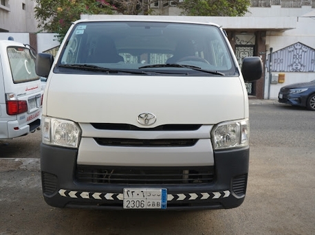 Jeddah, Vehicles, Cars & Trucks , SAR 67500,  Toyota Hi-Ace,  2015,  Manual,  378569 KM,  Like New, 15 Seats. شبه جديدة، تويوتا هايس، ١٥ راك