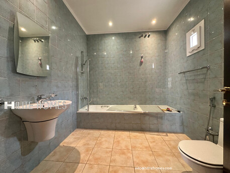 Kuwait City, Villas, KWD 600,  Stylish 3 Bedroom Villa Floor With Private Yard In Mangaf