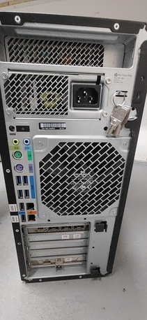 Jeddah, Computers, SAR 899,  HP Z4 G4 Workstation - Intel Xeon Quad-core (4 Core)