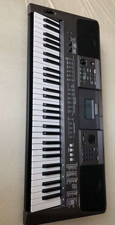 Riyadh, Musical Instruments, SAR 1700,  Yamaha Digital Keyboard With Adapter And Stand For Sale