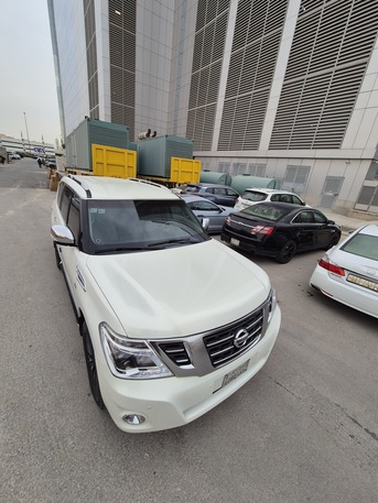 Al Sulaymaniyyah, Vehicles, Cars & Trucks , SAR 66000,  Nissan Patrol,  2013,  Automatic,  250000 KM,    Platinum LE - Full Options Well Maintained