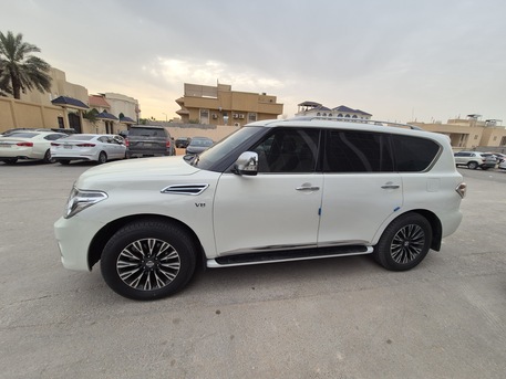 Al Sulaymaniyyah, Vehicles, Cars & Trucks , SAR 66000,  Nissan Patrol,  2013,  Automatic,  250000 KM,    Platinum LE - Full Options Well Maintained