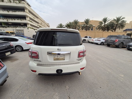 Al Sulaymaniyyah, Vehicles, Cars & Trucks , SAR 66000,  Nissan Patrol,  2013,  Automatic,  250000 KM,    Platinum LE - Full Options Well Maintained