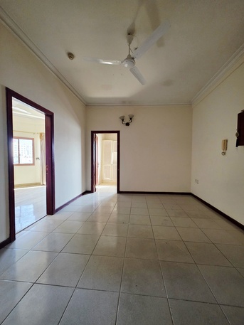 Manama, Apartments/Houses, BHD 175/month,  2 BR,  - Very Neet & Clean Semi Furnished 2 BHK Balcony Flat Without Ewa 175/BD In Manama