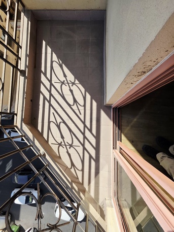 Manama, Apartments/Houses, BHD 175/month,  2 BR,  - Very Neet & Clean Semi Furnished 2 BHK Balcony Flat Without Ewa 175/BD In Manama