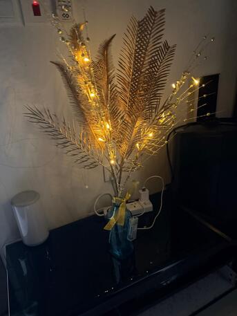 Manama, Household Items, BHD 5,  Elegant Golden Leaf Light D&eacute;cor For Sale