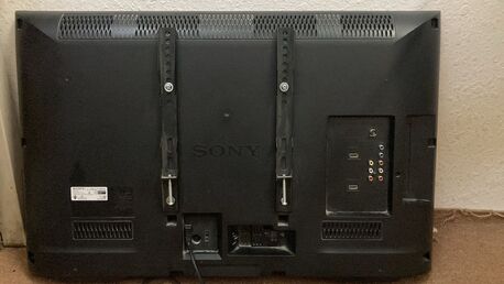 Riyadh, Household Items, SAR 300,  Sony Tv And Kitchen Small Cabinet