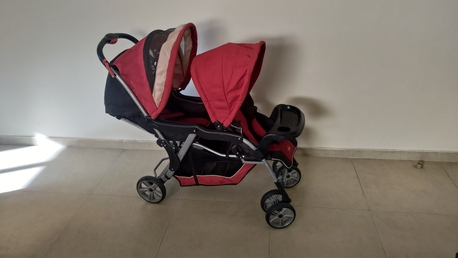 Riyadh, Baby & Kid Stuff, SAR 650,  Joniors Twin Stroller/ GRACO Stroller With Car Seat