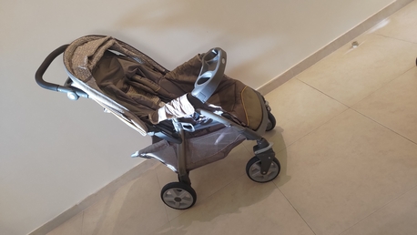 Riyadh, Baby & Kid Stuff, SAR 650,  Joniors Twin Stroller/ GRACO Stroller With Car Seat