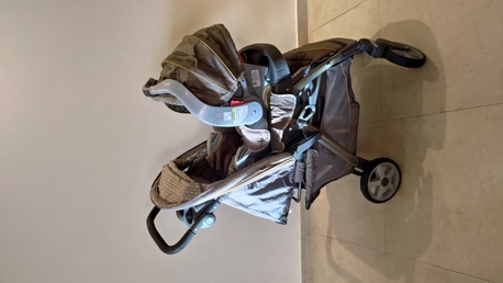 Riyadh, Baby & Kid Stuff, SAR 650,  Joniors Twin Stroller/ GRACO Stroller With Car Seat