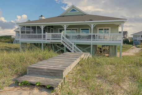 New York, Holiday/Vacation Rentals, 3 BR,  Pet Friendly Vacation Rentals On Bald Head Island : Beachside Rentals For Pets