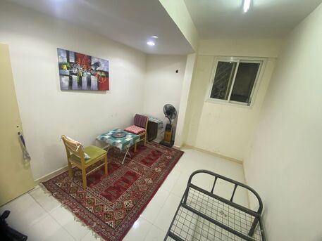 Al Batha, Rooms for Rent, SAR 1050/month,  Furnished,  Room For Rent In A Clean & Well-maintained Flat For One Execute Bachelor
