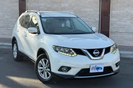 Jeddah, Vehicles, Cars & Trucks , SAR 28000,  Nissan X-Trail,  2015,  Automatic,  375000 KM,  First Owner, Maintained  Pearl White