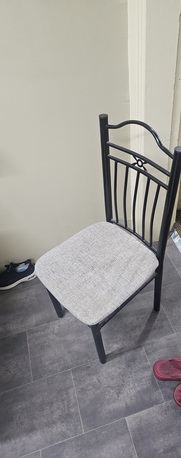 Al Malaz, Furniture, SAR 400,  Dining Table With 4 Chairs For Sale