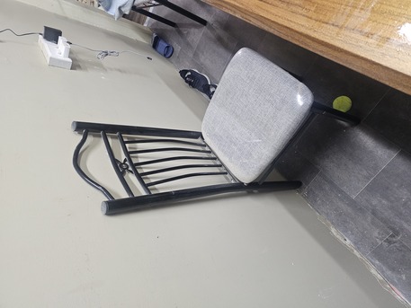 Al Malaz, Furniture, SAR 400,  Dining Table With 4 Chairs For Sale